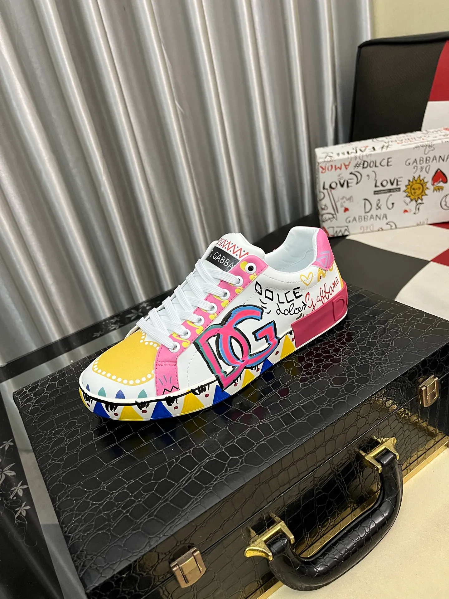 Men's men's shoes💰460⌚️⌚️New DG Dolce & Gabbana high-end couple's sports and casual shoes, imported cowhide, multi-material splicing design➕Imported cowhide lining, cowhide feet➕original TPR elastic outsole. Size: 35-46